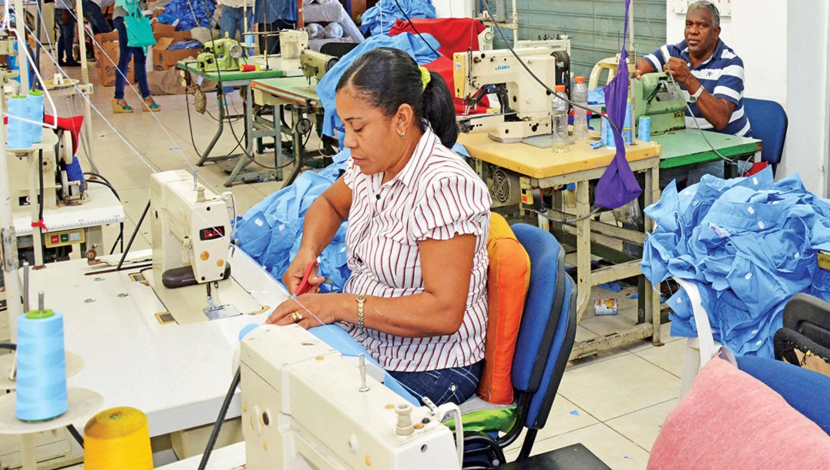 El 35.07 % de los empleos en el mercado laboral perciben salarios entre 15mil a 30mil pesos, a marzo, según TSS.
