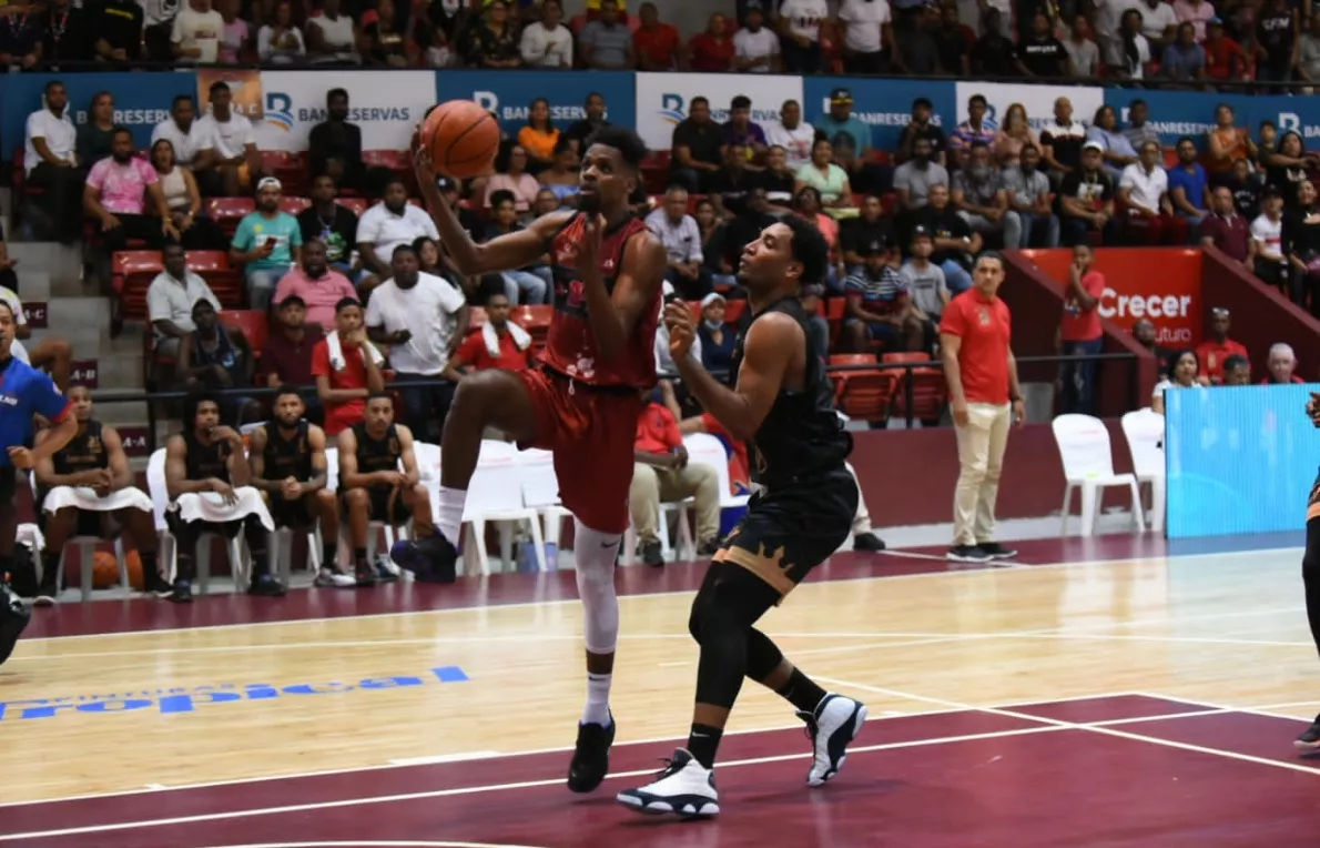 Juan Miguel Suero sigue siendo uno de los jugadores más importantes del baloncesto  local.