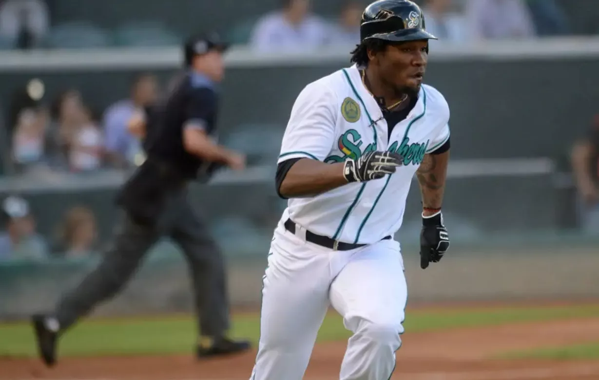El dominicano Rainel Rosario sobresalió bastante a la ofensiva en la liga mexicana.  AGENCIAs.