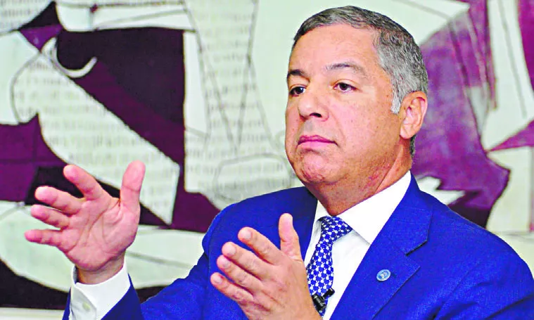 Donald Guerrero Ortiz, exministro de Hacienda habría encabezado red corrupción en Hacienda.