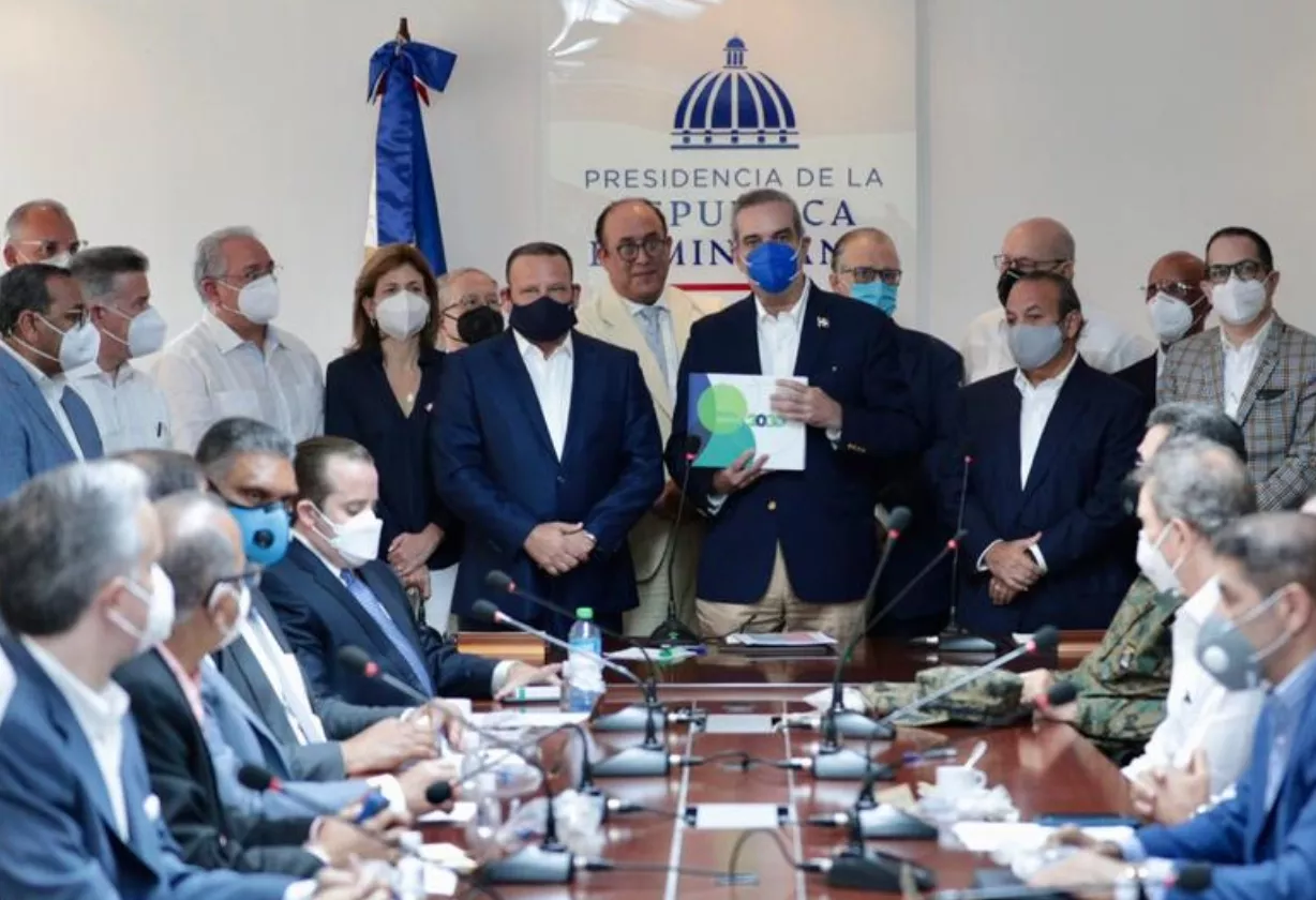 El presidente Abinader ha encabezado también varios Consejos de Gobierno en Santiago.