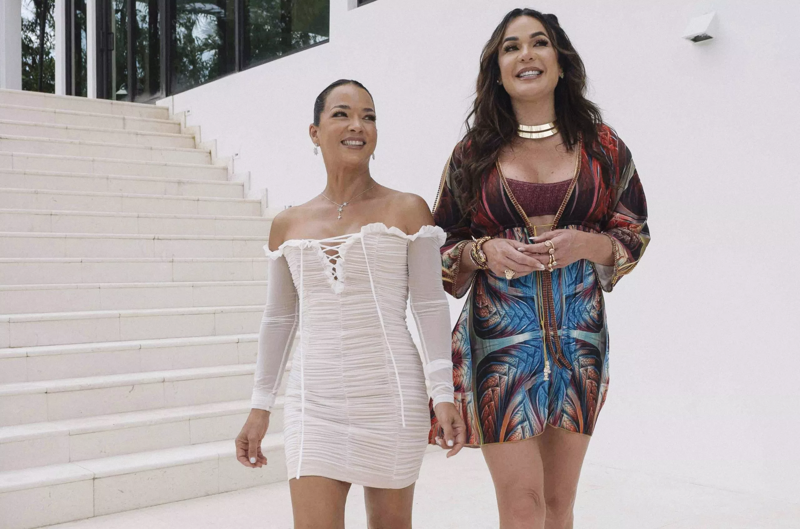 ADAMARI LOPEZ Y LUZ GARCIA