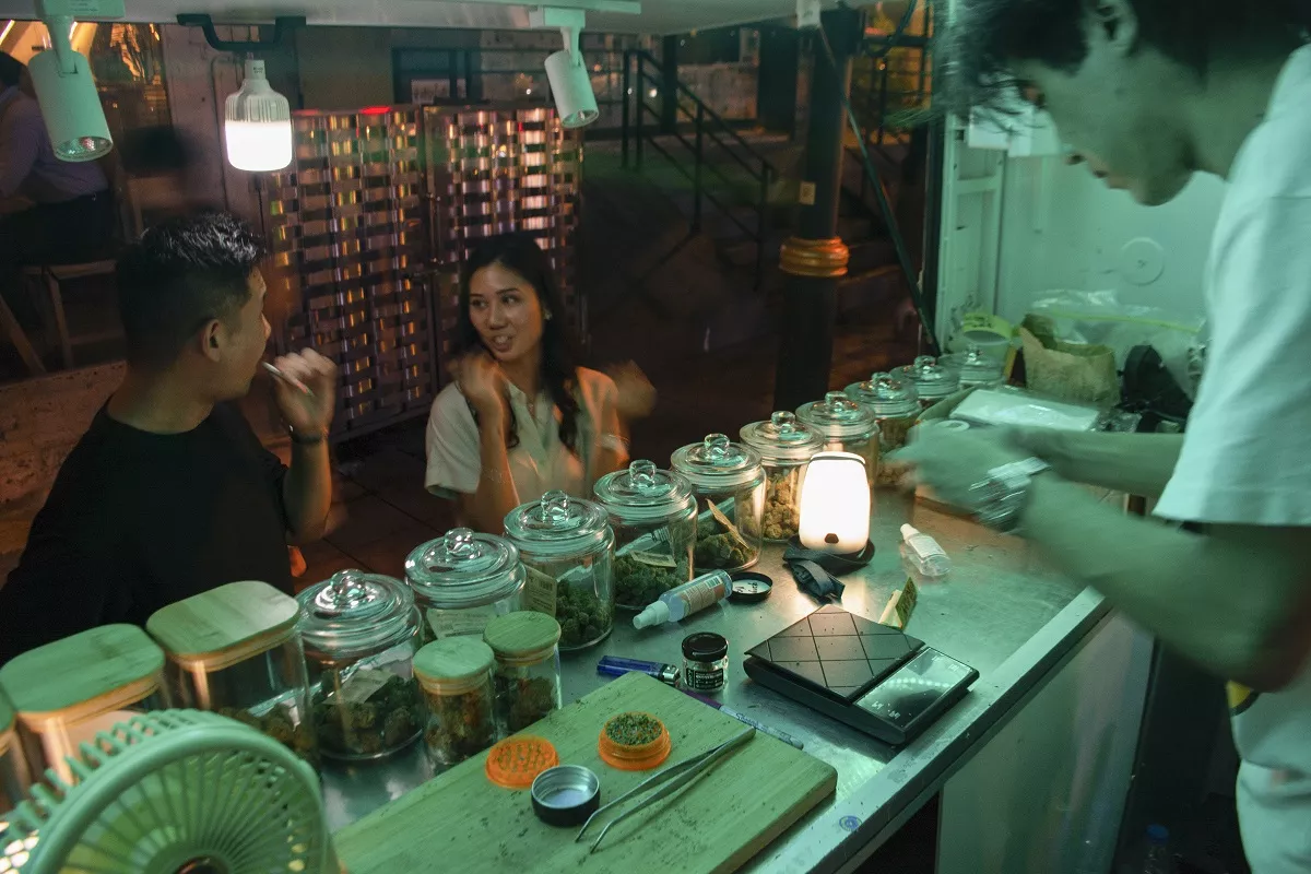 Carritos de marihuana exprés, la nueva fiebre de Bangkok