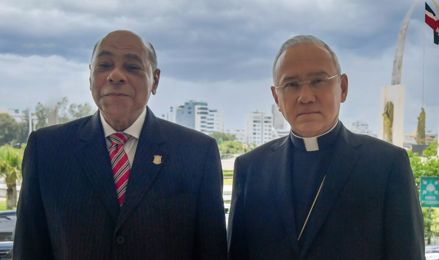 Milton Ray Guevara y Edgar Peña Parra.