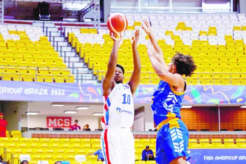 Andrés Feliz (10) comandó ofensiva del equipo dominicano.