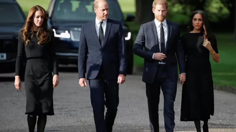 los príncipes William y Harry
