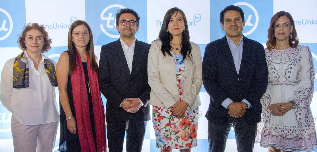 Carlota Suárez, Marcela Forero, Juan Sebastián Uribe, Diana Martínez, Carlos Valencia y Danilda Almánzar.