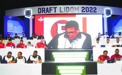 Raymond Abreu  de  Toros  selecciona   primer pick.   alberto calvo
