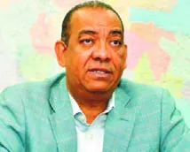 Deligne Ascención, ministro de Obras Públicas.