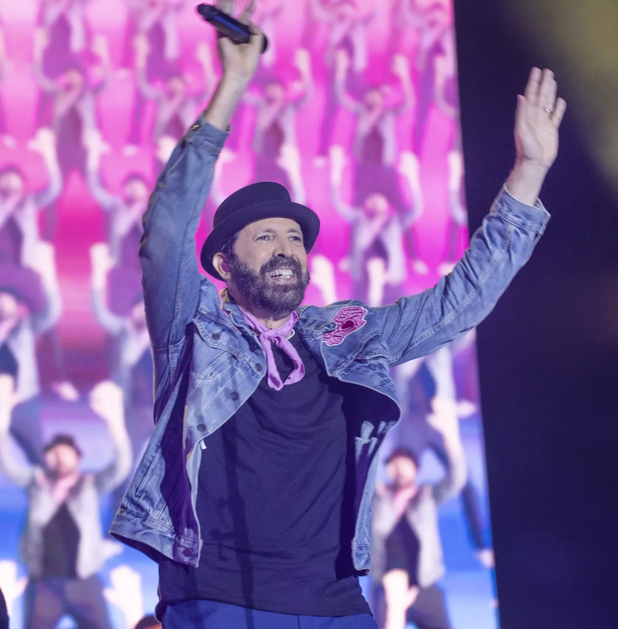 Juan Luis Guerra habla de lo feliz que se siente de poder entrar al mundo del cine en RD .  Archivo.