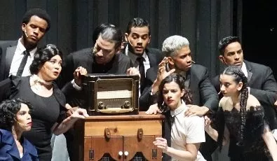 Escena del musical Mariposas de Acero.