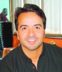 Luis Fonsi fue uno de los artistas que se sumó.