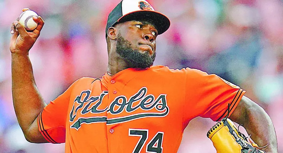 El cerrador dominicano Félix Bautista, de Baltimore, se ha ganado el respeto en las Mayores desde este su primer año.  Ap