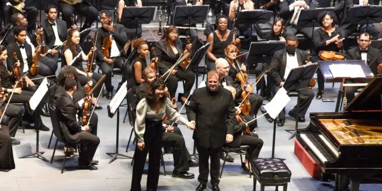 Enrique Parreño, y Zhenni Li.