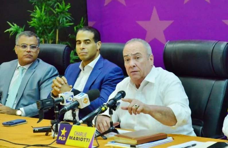 El CP del PLD se reunió ayer con 42 de 45 miembros.