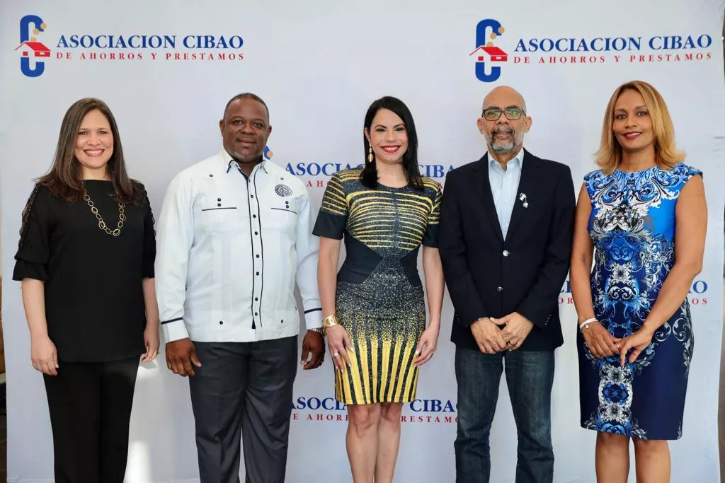 Yara Hernández, Pelagio Pérez, Maribel Abreu, César Perelló y Teresa Reyes – septiembre 2022