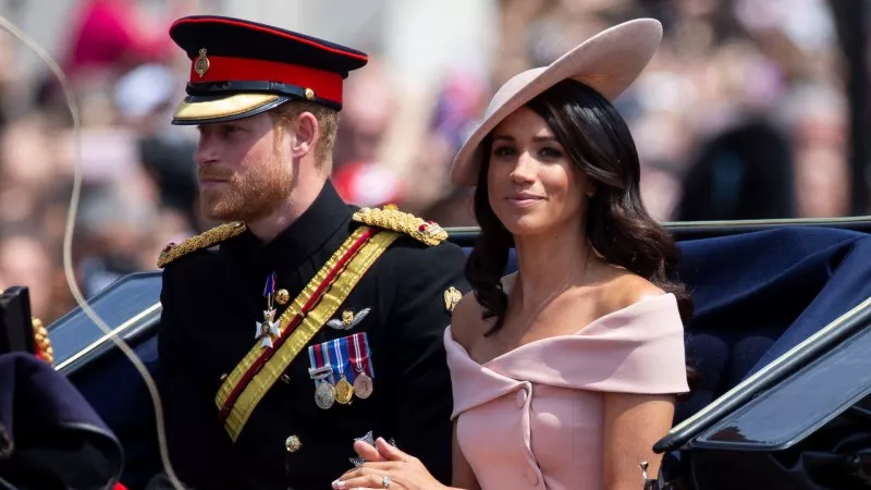 harry-y-meghan-viajan-a-escocia-para-estar-junto-a-isabel-ii