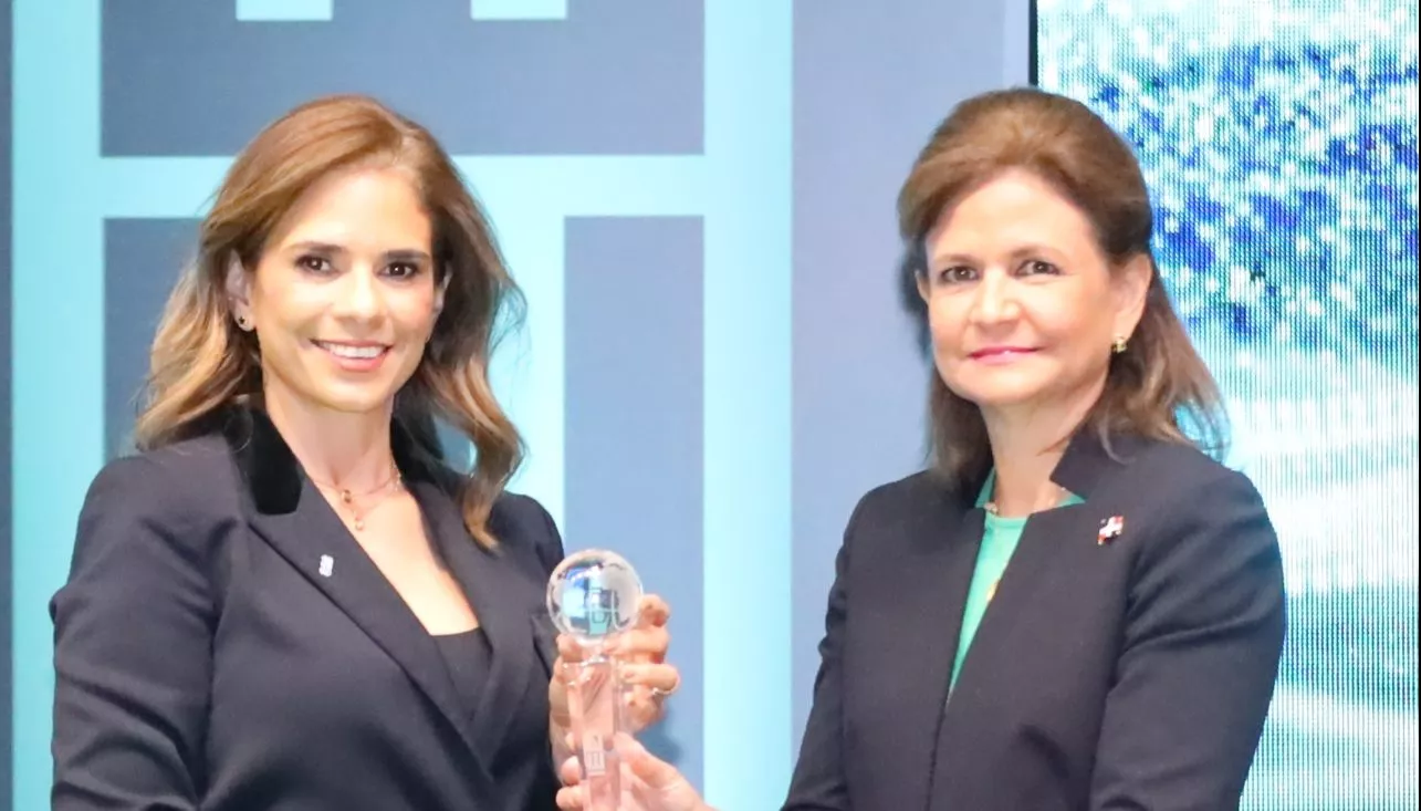 Giselle Marie Leger y Raquel Peña.