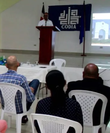 Participantes durante la presentación del proyecto.