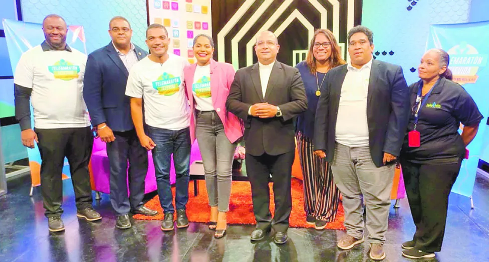 El equipo de Televida, canal 41,  hablando de lo que será este evento, con el que se busca lograr una gran cantidad de fondos.