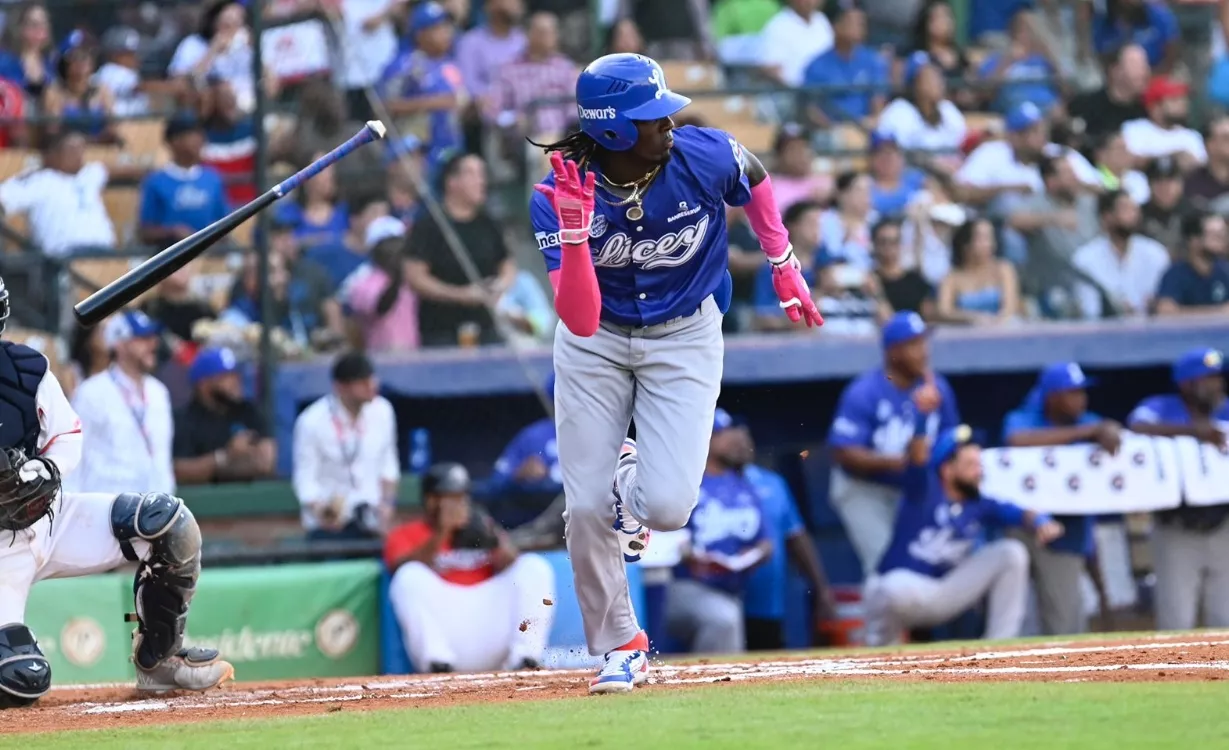 Elly de la Cruz presentó altas credenciales desde su debut en el torneo de béisbol invernal.