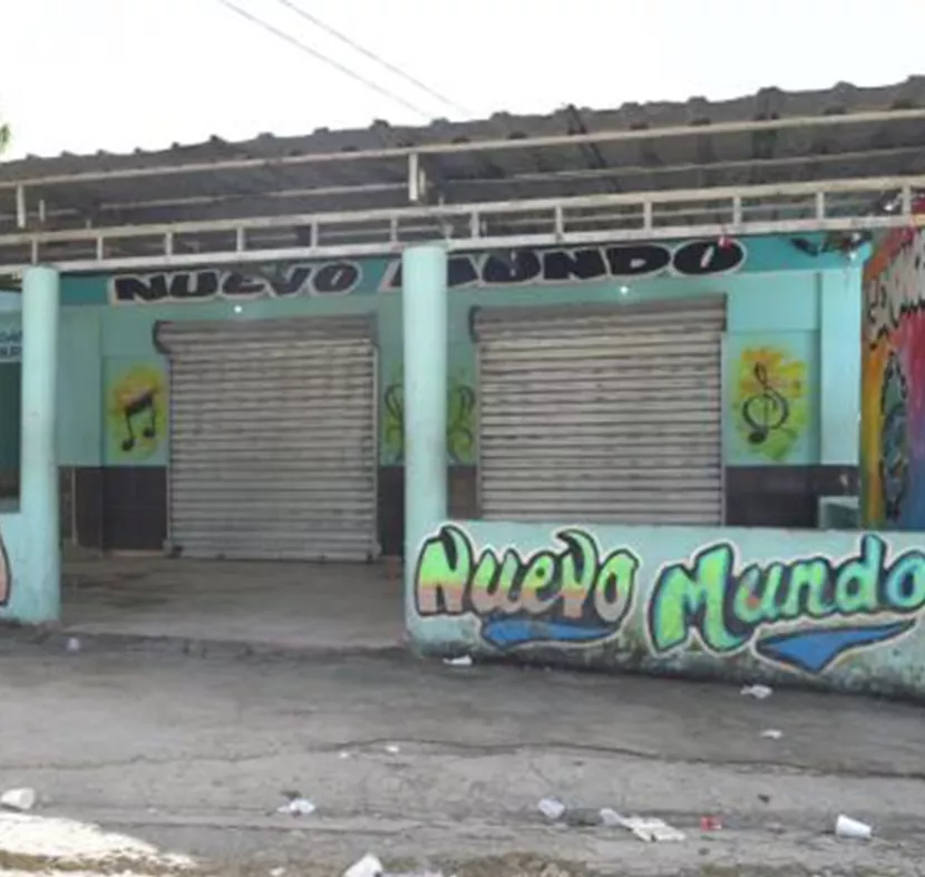 Tras el hecho,  negocios de la zona permanecieron cierrados.