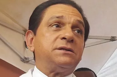 Ministro de Salud Pública, doctor  Daniel Rivera.