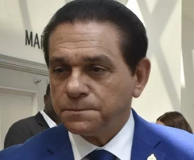 Ministro de Salud Pública,  Daniel Rivera. José de león