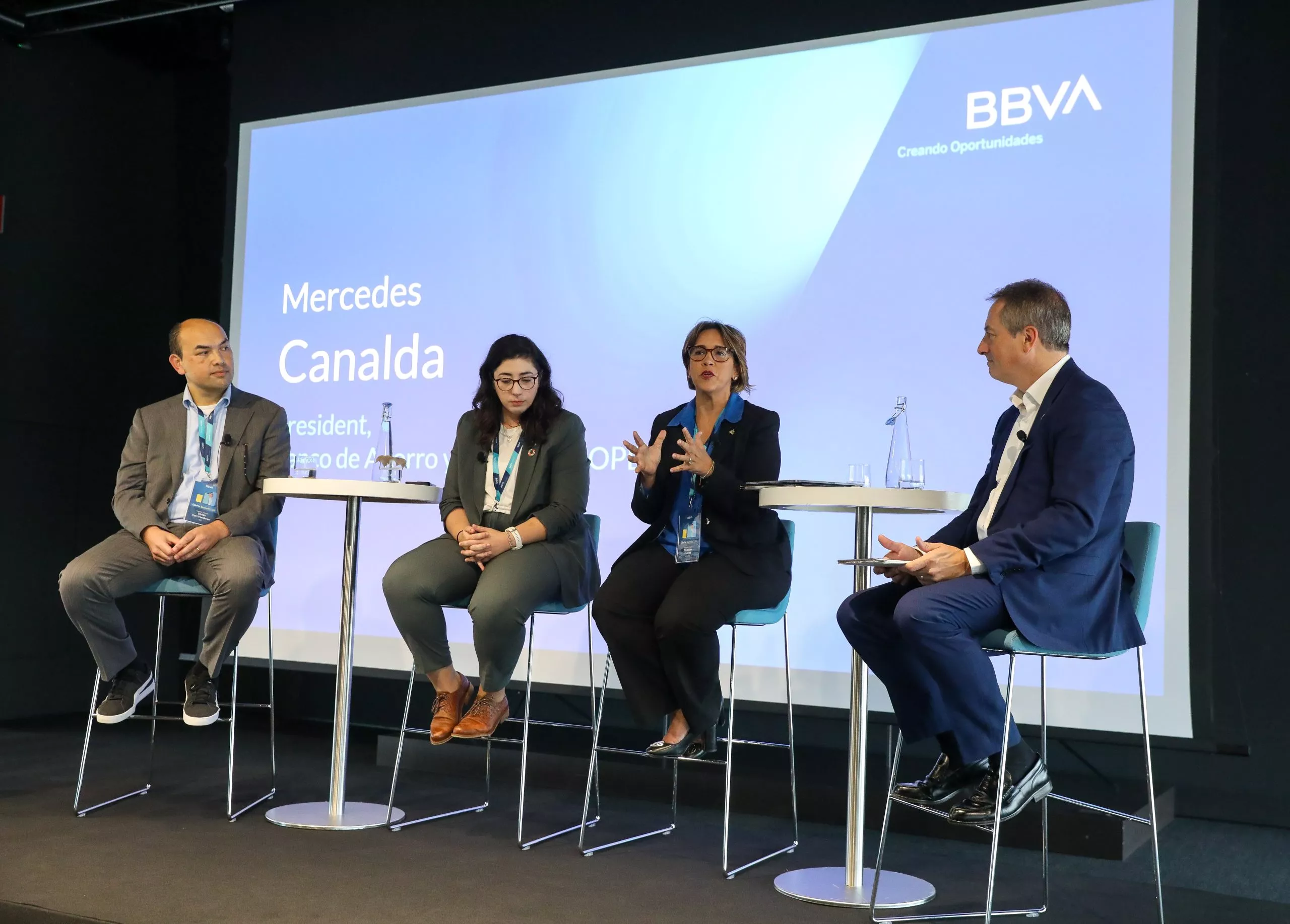 Foto 1- Mercedes Canalda participa en Edufin Summit 2022.