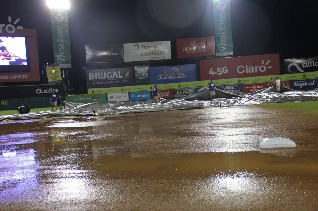 estadio quisqueya lluvia