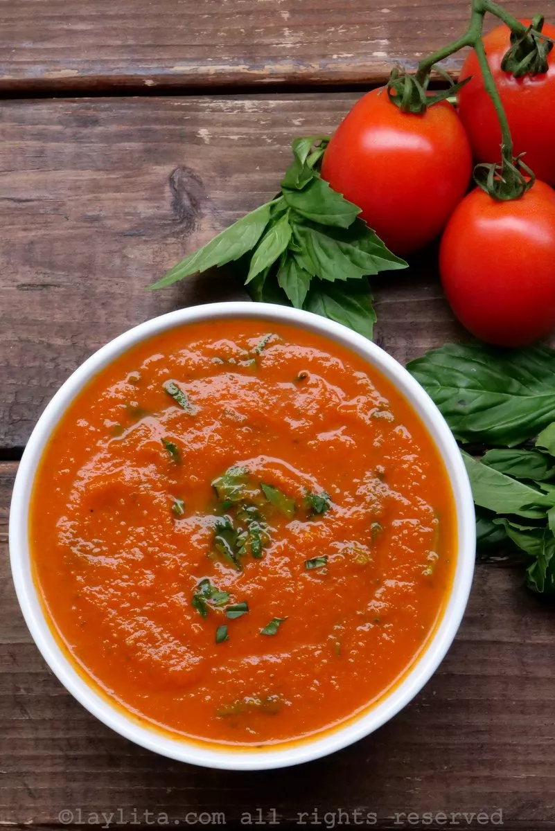 Salsa-pomodoro-o-de-tomate-con-albahaca