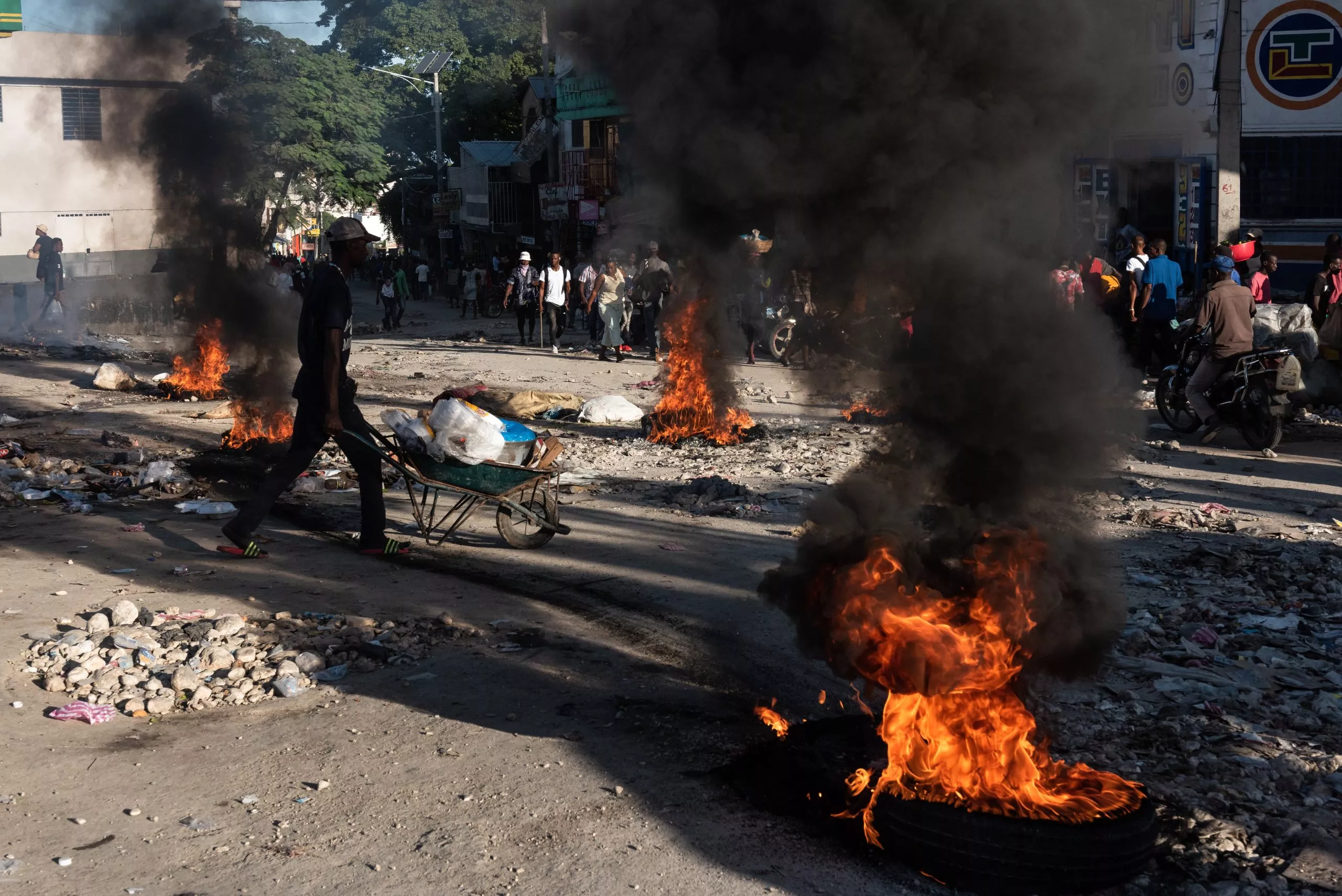 Escuelas haitianas permanecen cerradas en el inicio oficial del curso escolar
