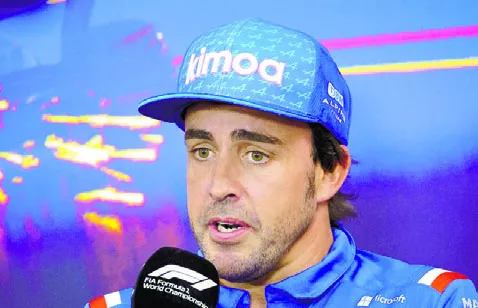 Fernando Alonso desea a  Max  Verstappen para Lemans. AP