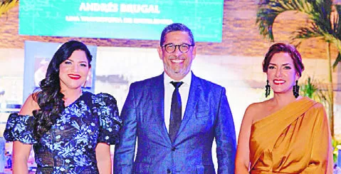 Jassil Villanueva, Augusto Ramírez y Mery Melo  durante experiencia gastronómica.