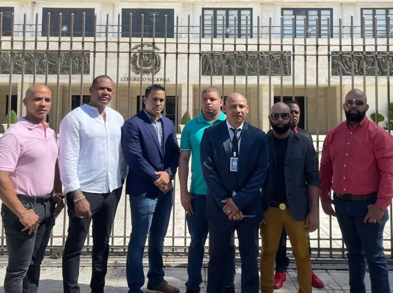 El grupo anunció que protestaría contra resolución.
