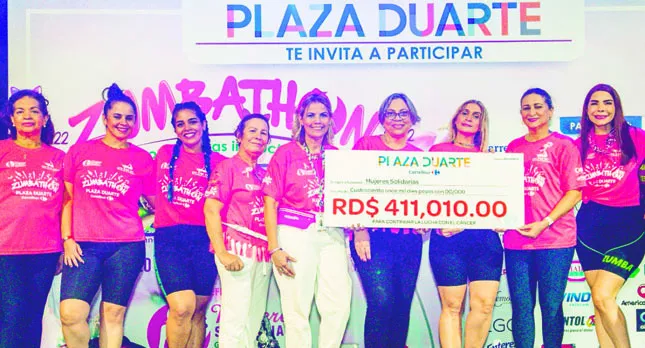 Mujeres aficionadas y amantes a la zumba, disfrutaron de un día de sana diversión.