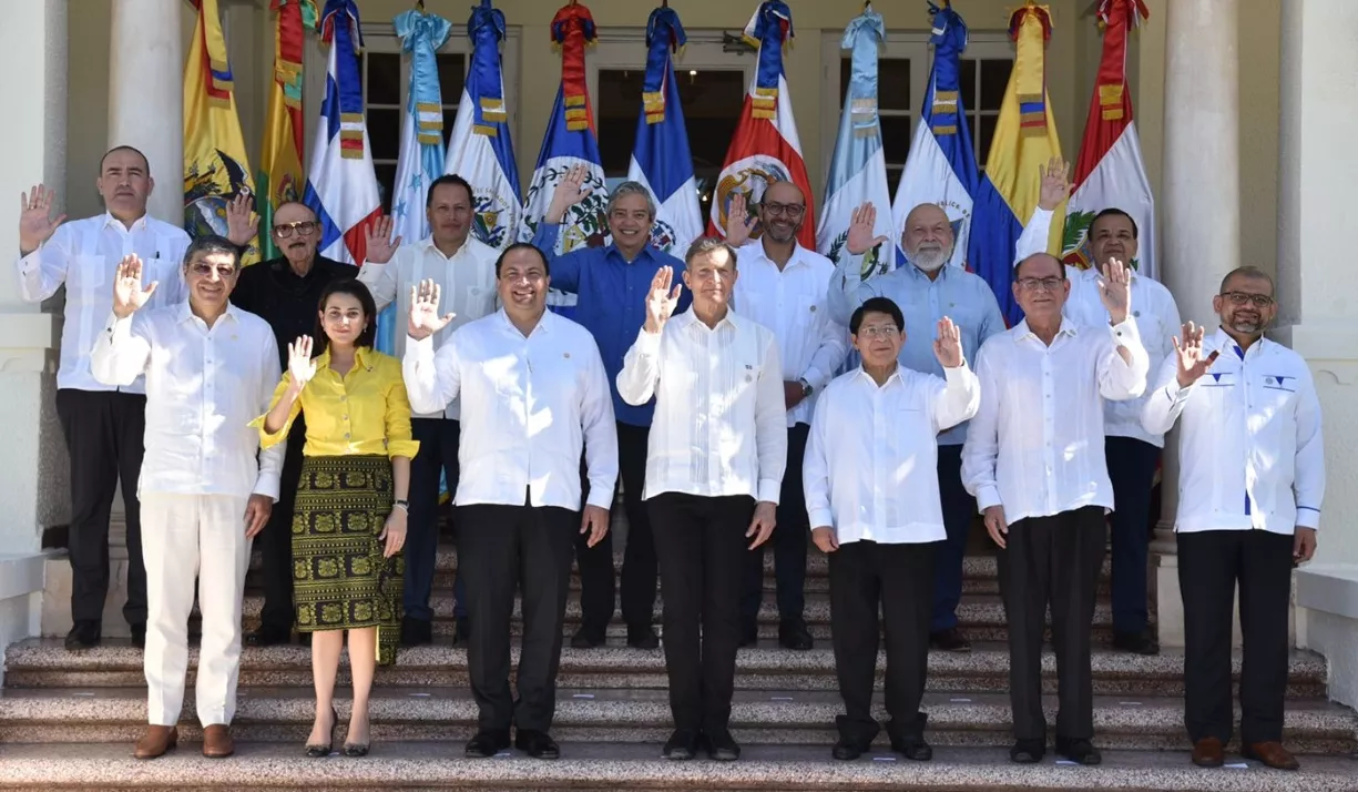 Ministros de relaciones exteriores   de los organismos regionales se reunieron en el país.