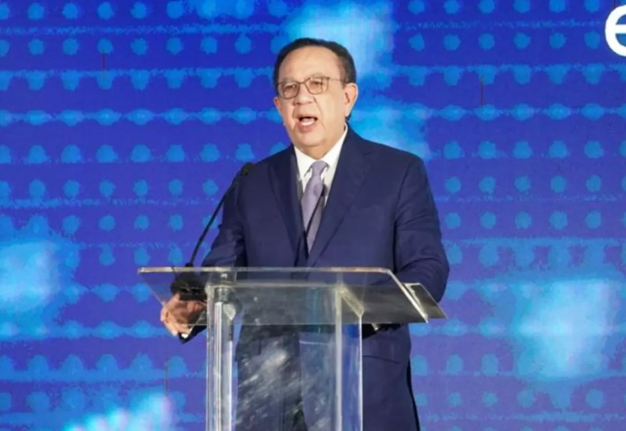 Gobernador Héctor Valdez Albizu  durante su  participación en el congreso CLAB.