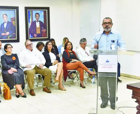 Rolando Reyes Luna al encabezar lanzamiento deeplataforma.