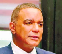 Carlos Gómez, senador por Espalliat.