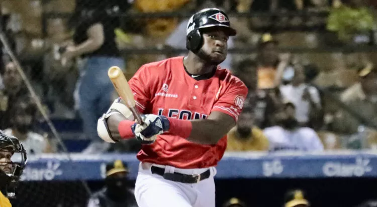 Estevan Florial