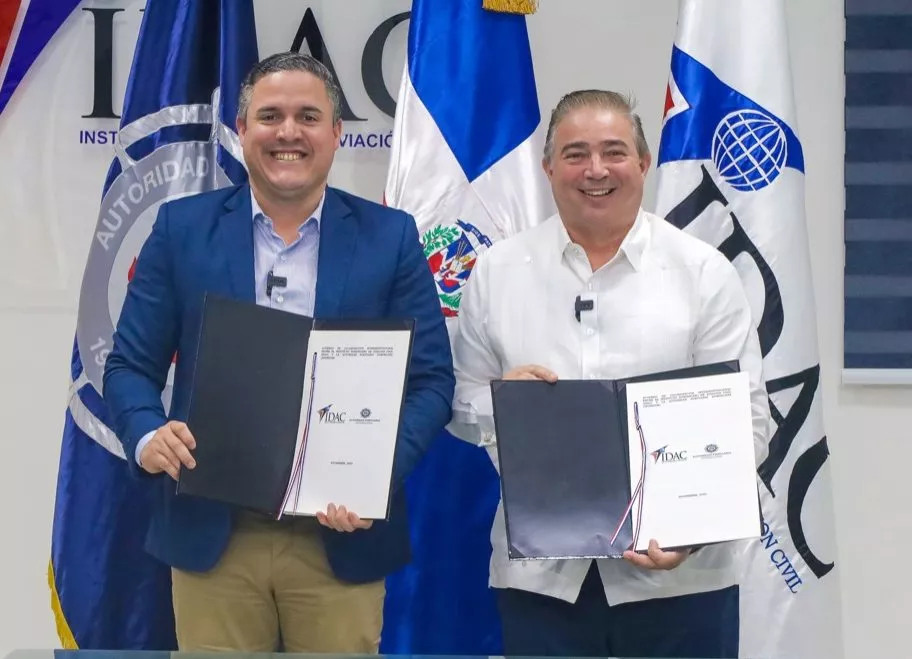 Héctor Porcella y el director de APORDOM, Jean Luis Rodríguez