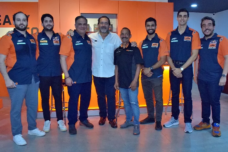 José Eduardo Lama, Carlos León, Dario Lama,  Luis Manuel León, Daniel Abreu, Gianni Cavagliano, Gianfranco Cavagliano y José Pol.