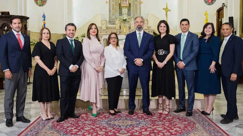 Miembros del comité  ejecutivo del Banco Caribe.