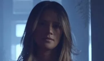 Nathalie Hazim alista nueva musica para su estreno.