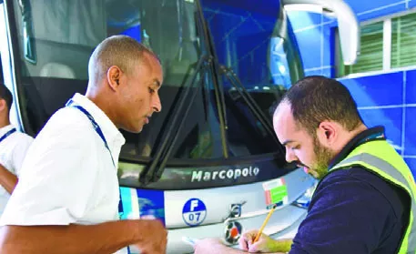 la inspección  procura  seguridad en   transporte colectivo.