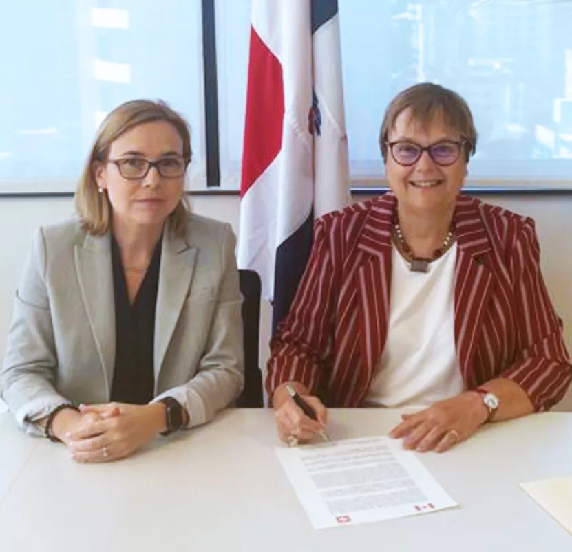 Embajadoras dominicanas en  Canadá y Suiza.