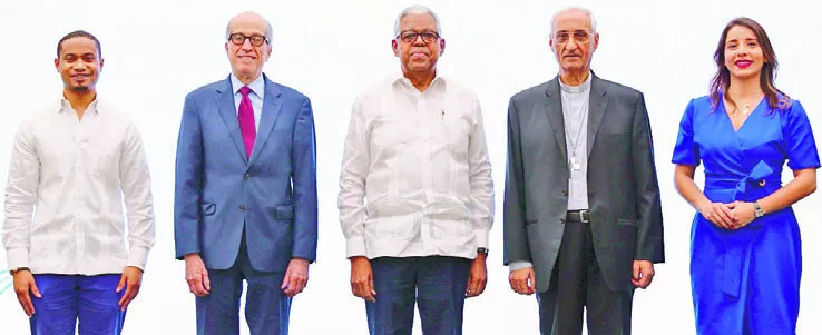 Domingo Melenciano,   Máx Puig, Rubén Silié, Mons. Galeb Bader y Claudia Taboada.