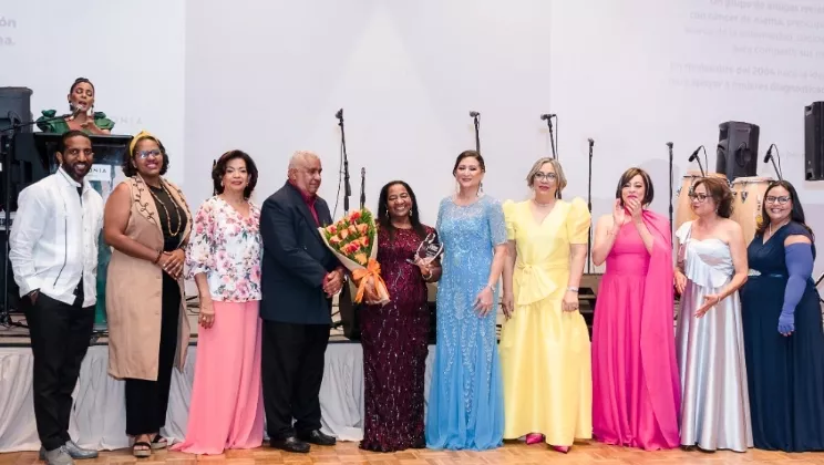 Colaboradores disfrutaron de una noche de fiesta y camaradería.