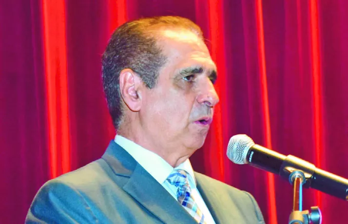 Héctor J. Cruz, agradece el reconocimiento que le hizo el sábado el cabildo de su pueblo.